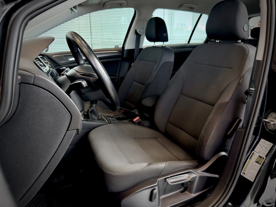Volkswagen Golf Comfortline 2019-16
