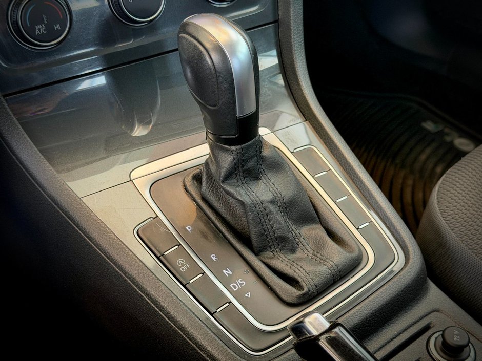 2021 Volkswagen Golf COMFORTLINE-26