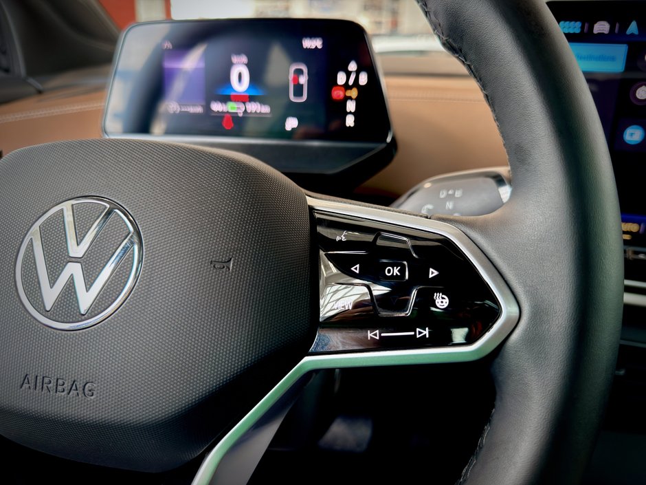 2025 Volkswagen ID.4 Pro-24