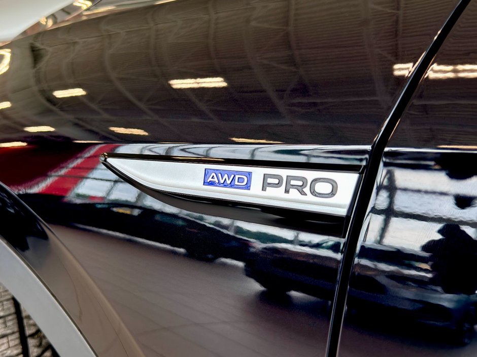 2025 Volkswagen ID.4 Pro-10