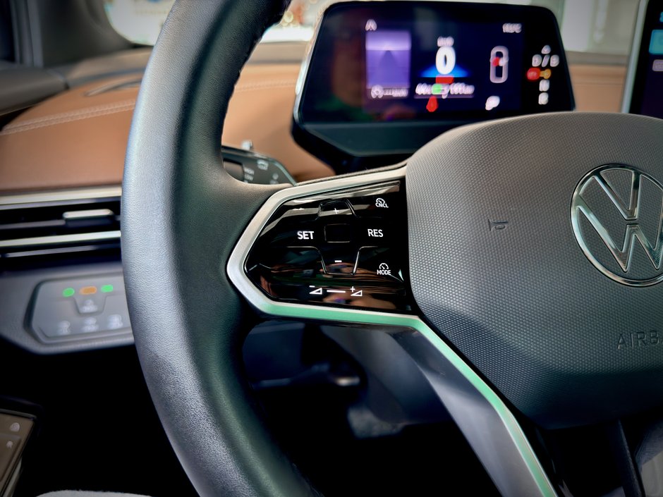 2025 Volkswagen ID.4 Pro-25