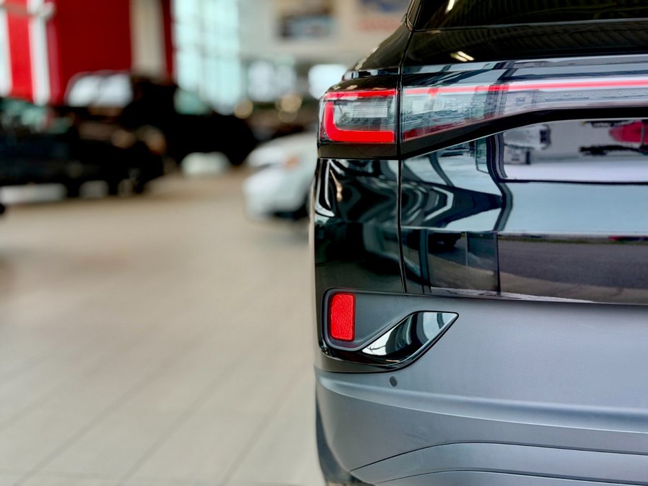 2025 Volkswagen ID.4 Pro-13