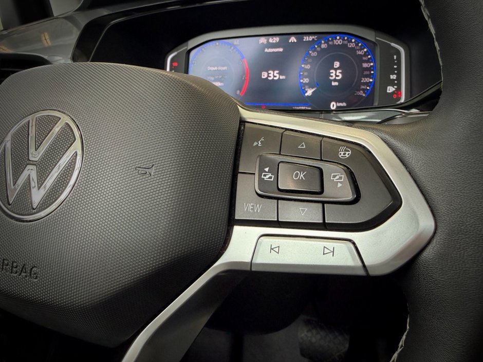 2023 Volkswagen Taos Highline-25