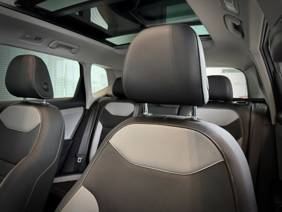 2023 Volkswagen Taos Highline-15
