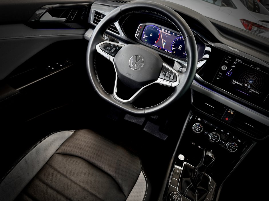 2024 Volkswagen Taos Highline-21