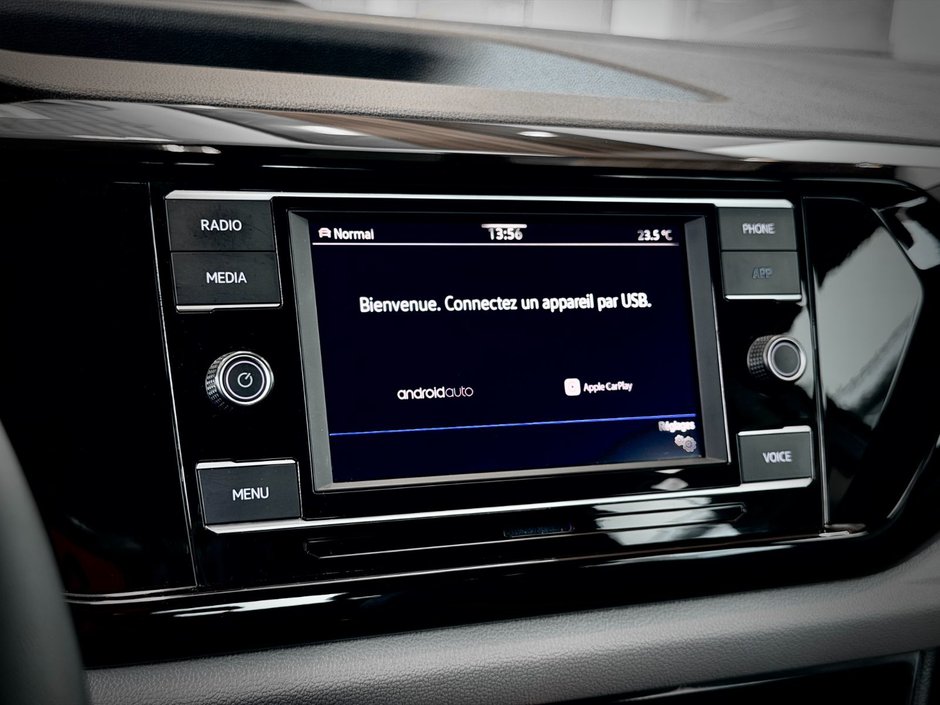 Volkswagen Taos Trendline 2024-26