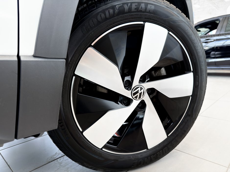 Volkswagen Taos Trendline 2024-15