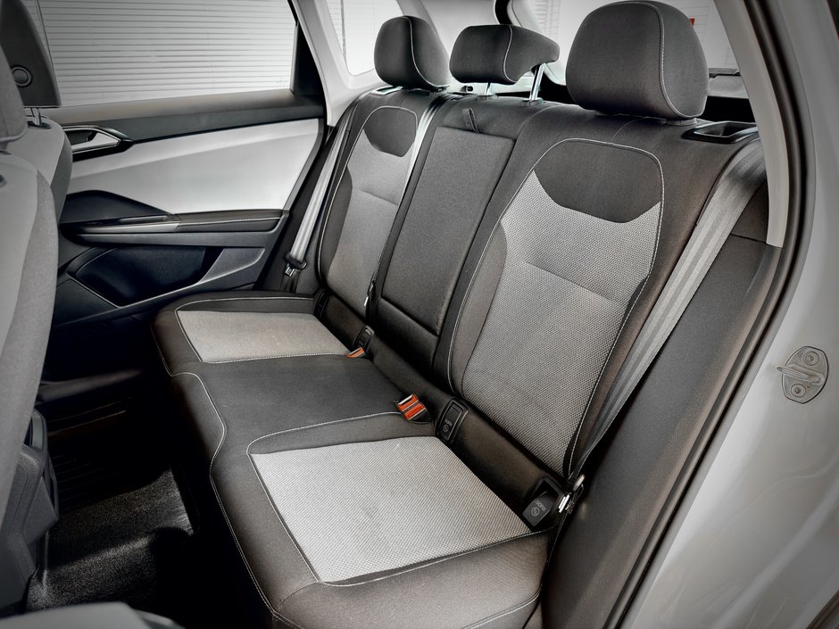 Volkswagen Taos Trendline 2024-17