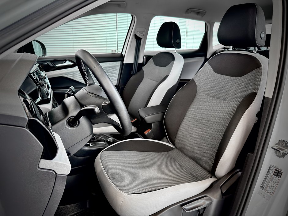 Volkswagen Taos Trendline 2024-16