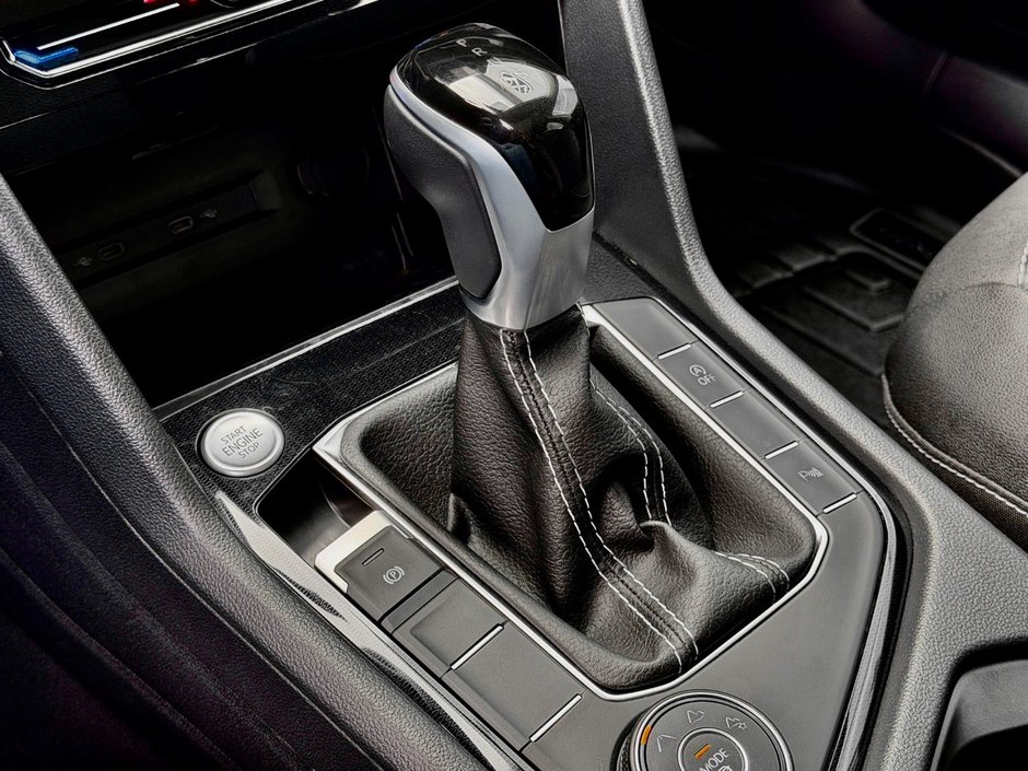 2025 Volkswagen Taos Comfortline Black Edition-28