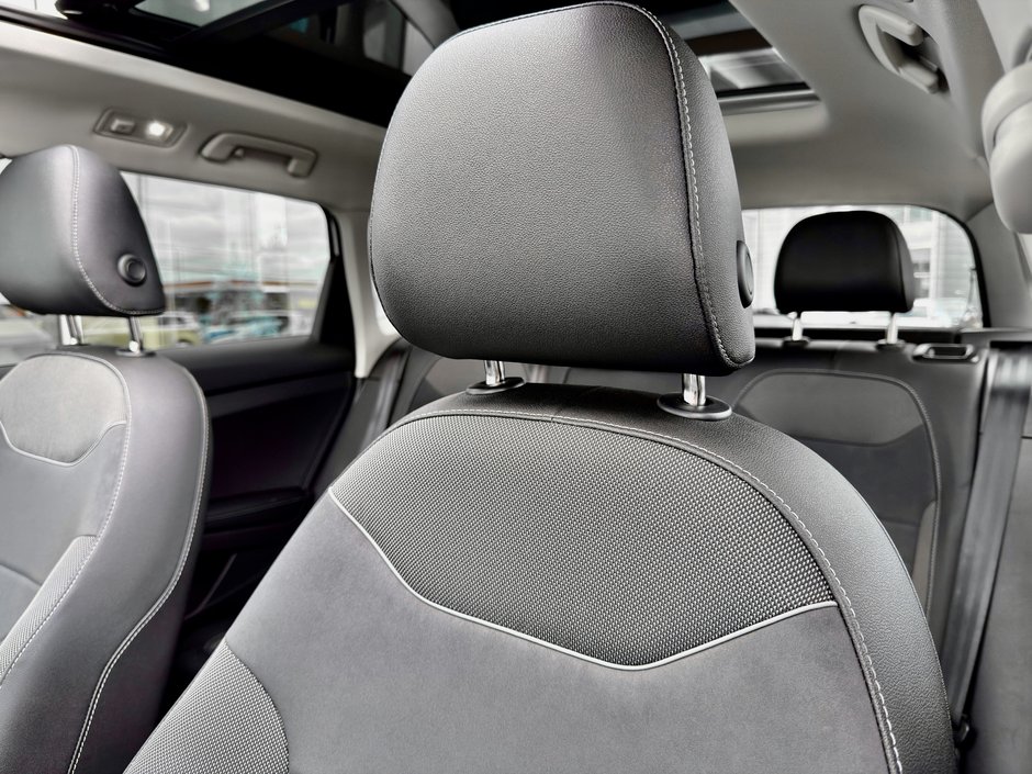 2025 Volkswagen Taos Comfortline Black Edition-17