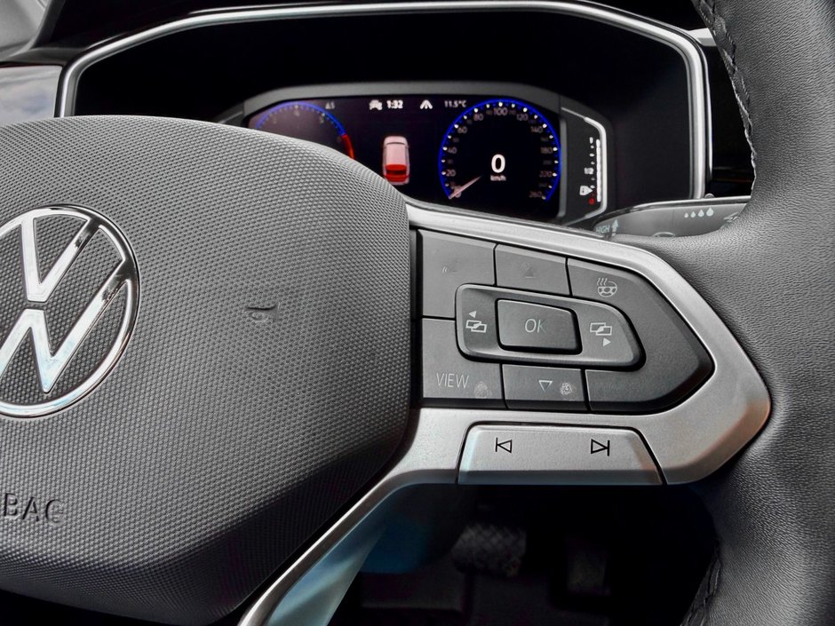2025 Volkswagen Taos Comfortline Black Edition-23