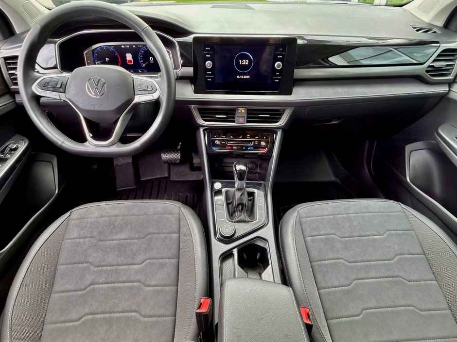 2025 Volkswagen Taos Comfortline Black Edition-19