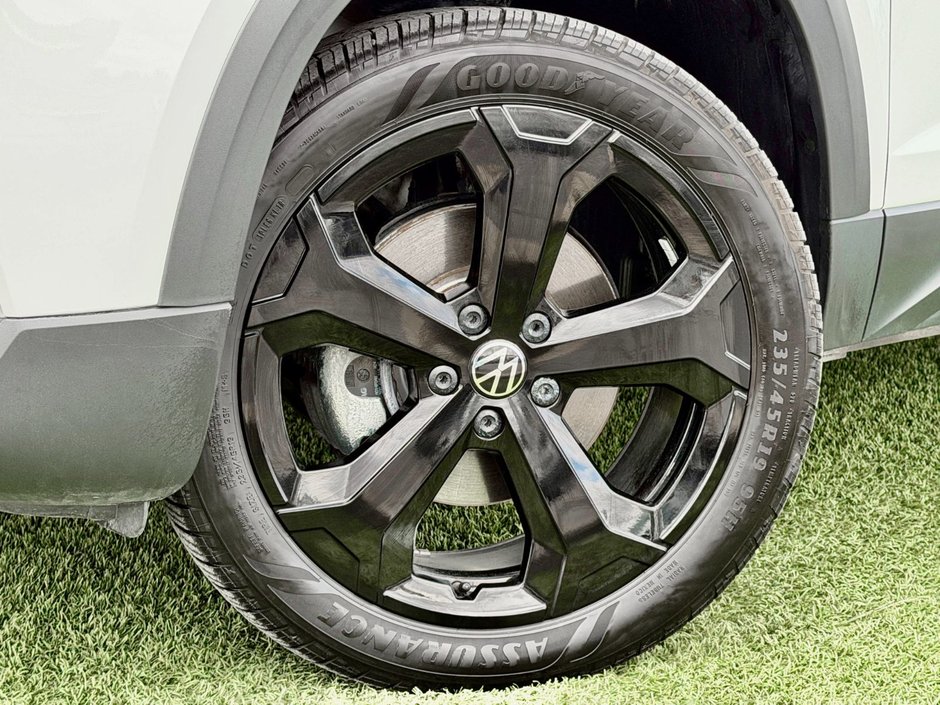 2025 Volkswagen Taos Comfortline Black Edition-10