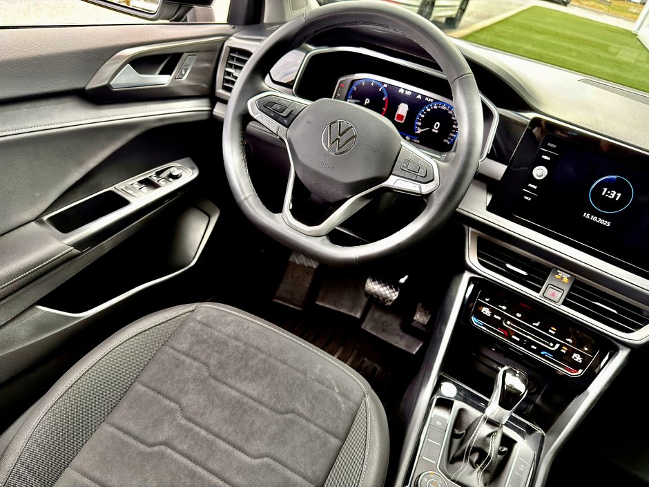 2025 Volkswagen Taos Comfortline Black Edition-18