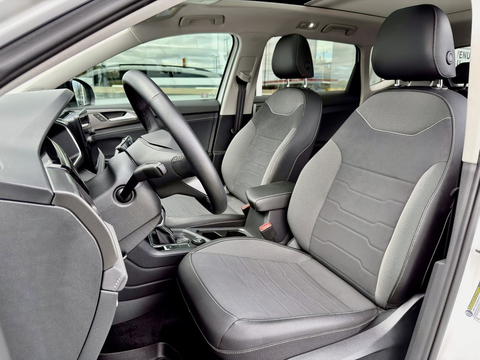 2025 Volkswagen Taos Comfortline Black Edition-15