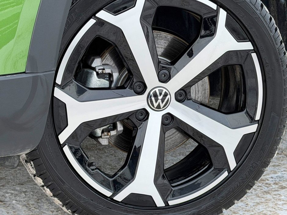Volkswagen Taos Highline 2025-10