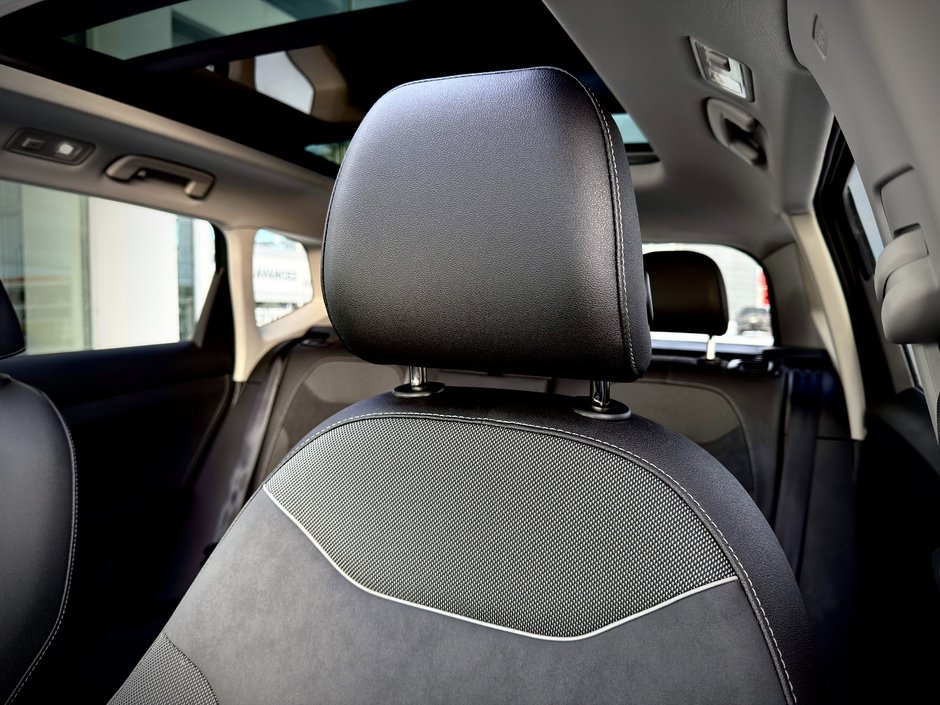 2025 Volkswagen Taos Comfortline Black Edition-14