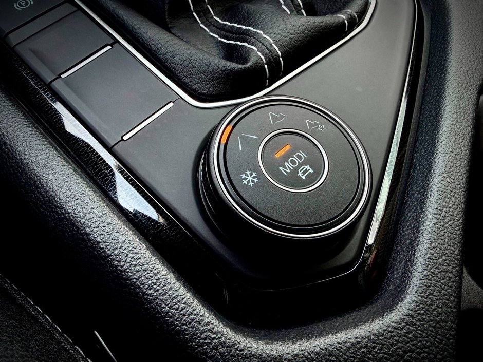 2025 Volkswagen Taos Comfortline Black Edition-26