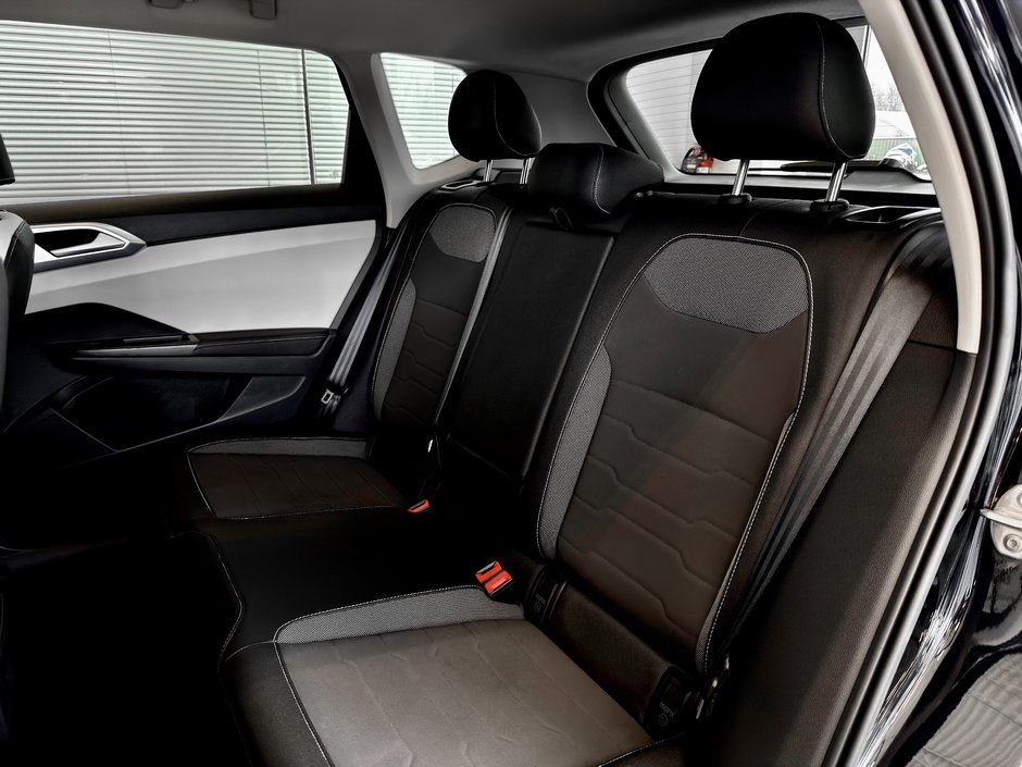 Volkswagen Taos Comfortline 2025-16
