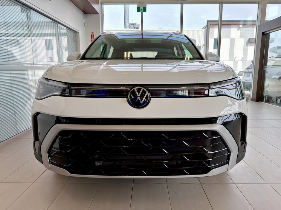 2025 Volkswagen Taos Highline-5