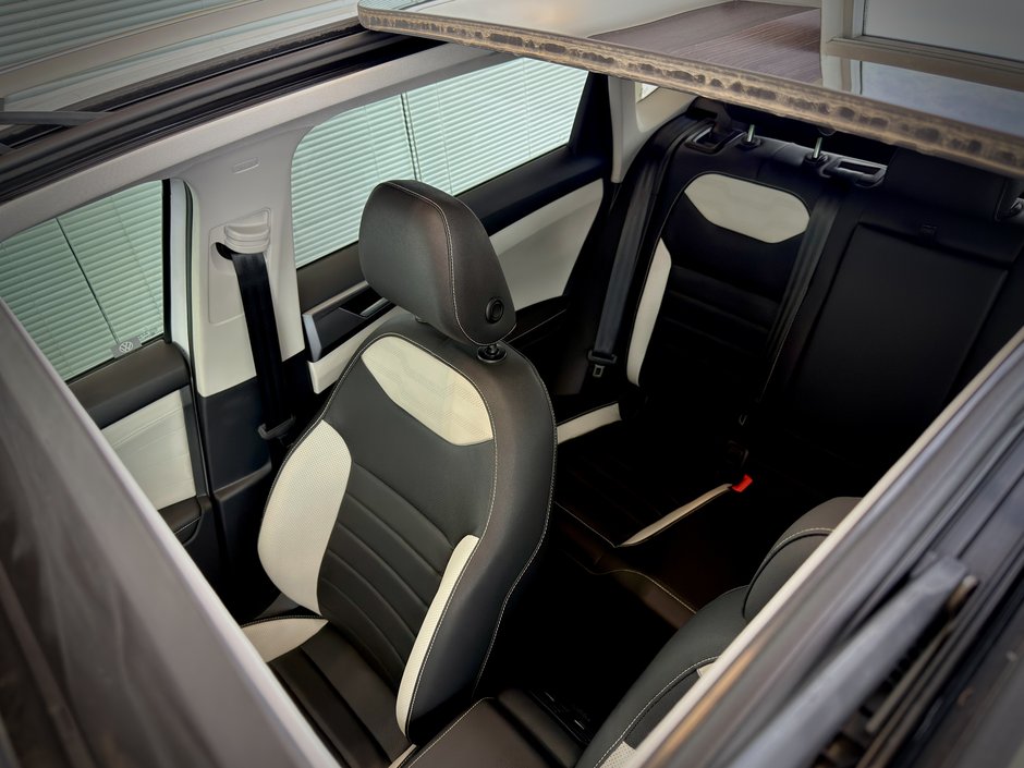 2025 Volkswagen Taos Highline-12