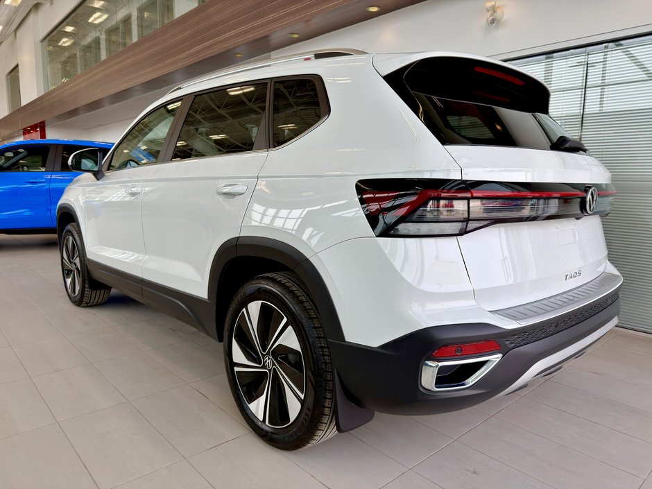 2025 Volkswagen Taos Highline-8