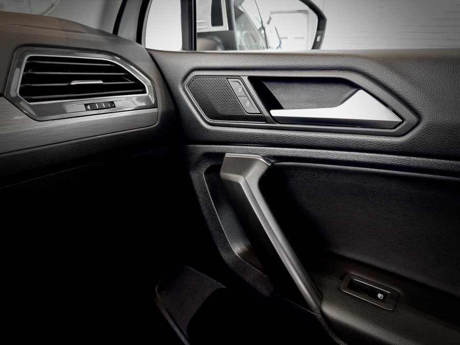 Volkswagen Tiguan Comfortline 2021-33