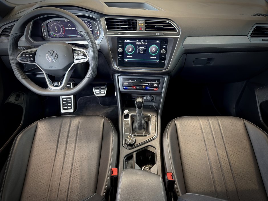 Volkswagen Tiguan Comfortline R-Line Black Edition 2022-25