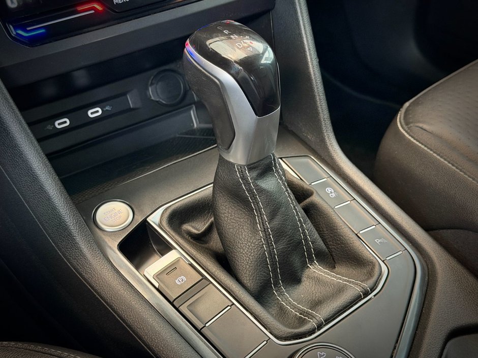 Volkswagen Tiguan Comfortline R-Line Black Edition 2022-30