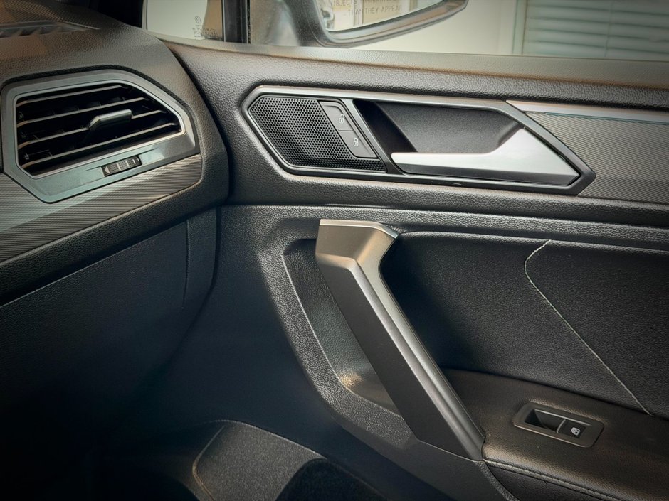 Volkswagen Tiguan Comfortline R-Line Black Edition 2022-32