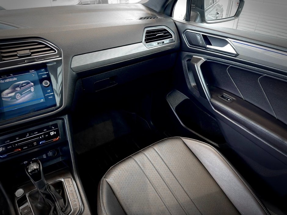 Volkswagen Tiguan Comfortline R-Line Black Edition 2024-21