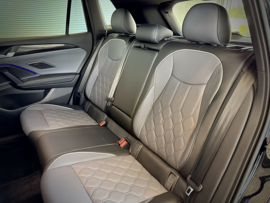 2026 Volkswagen Tiguan Highline Turbo R-Line-12