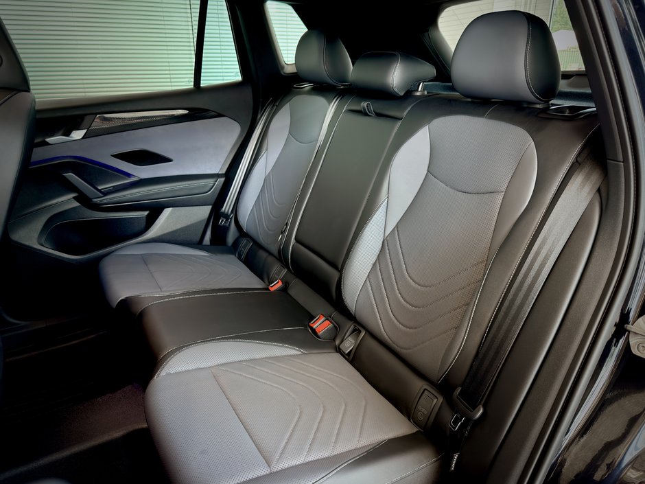 Volkswagen Tiguan Comfortline R-Line Black Edition 2026-23
