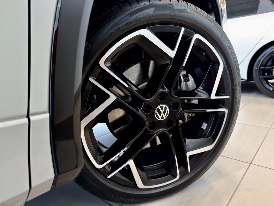 2026 Volkswagen Tiguan Highline Turbo R-Line-12