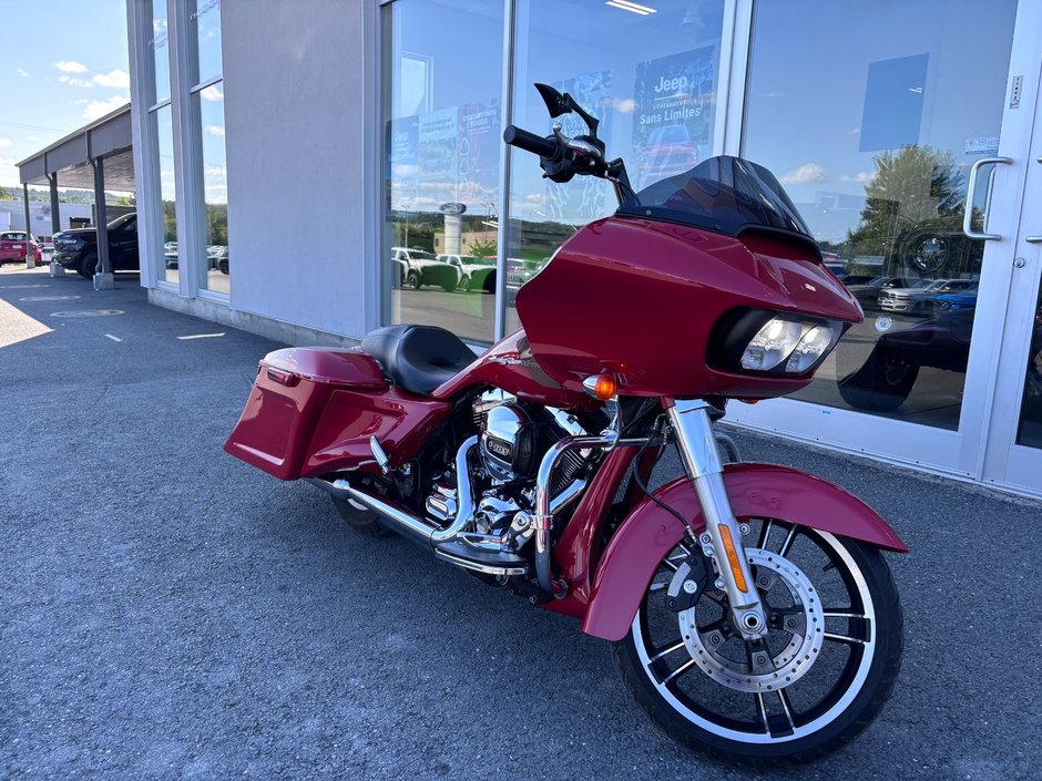Harley-Davidson FLTRX ROAD GLIDE 2015 à Saint-Georges, Québec