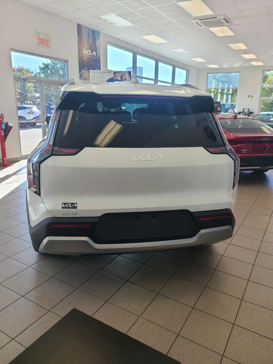 2026 Kia EV9 Land