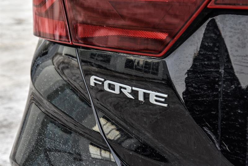 2022 Kia Forte Sedan EX IVT