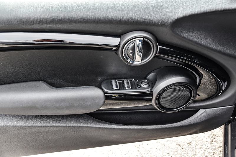 2024 MINI Cooper Convertible Cooper Cooper- Brk assist|Camera|keyless|TPMS|Traction C