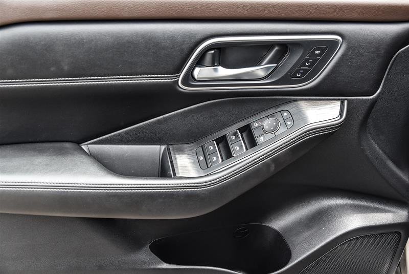 2022 Nissan Rogue Platinum CVT (2)