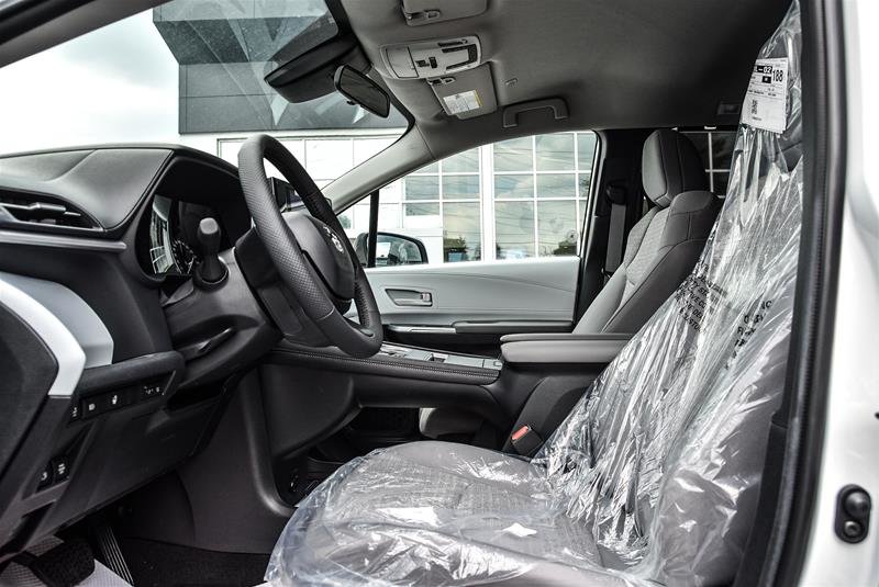 2025 Toyota Sienna Hybrid Sienna LE AWD 8-Pass Sienna LE AWD 8-Pass-Camera|brk assist| htd seats