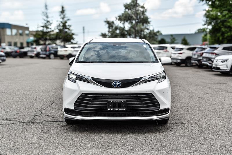 2025 Toyota Sienna Hybrid Sienna LE AWD 8-Pass Sienna LE AWD 8-Pass-Camera|brk assist| htd seats