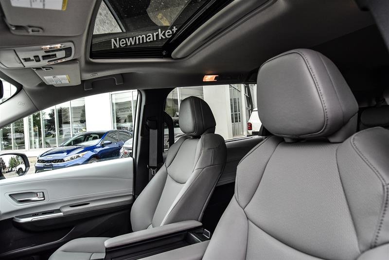 2025 Toyota Sienna Hybrid Sienna XLE 8-Pass