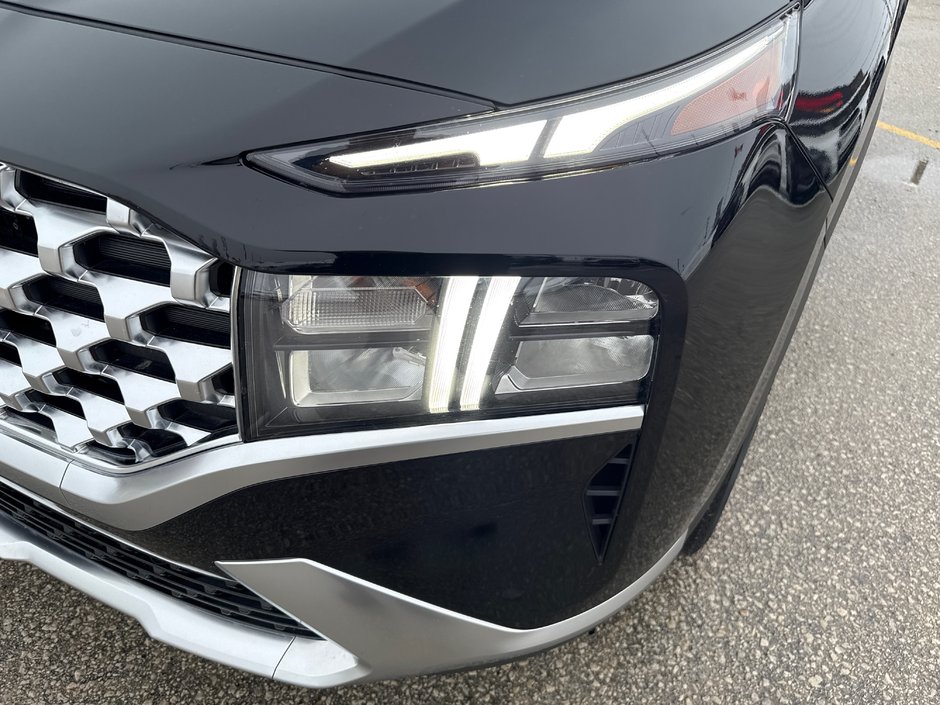 2022 Hyundai SANTA FE HYBRID LUXURY One Owner & Very Clean