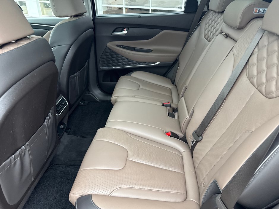 2022 Hyundai SANTA FE HYBRID LUXURY One Owner & Very Clean