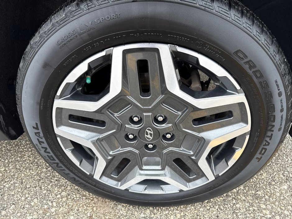 2022 Hyundai SANTA FE HYBRID LUXURY One Owner & Very Clean