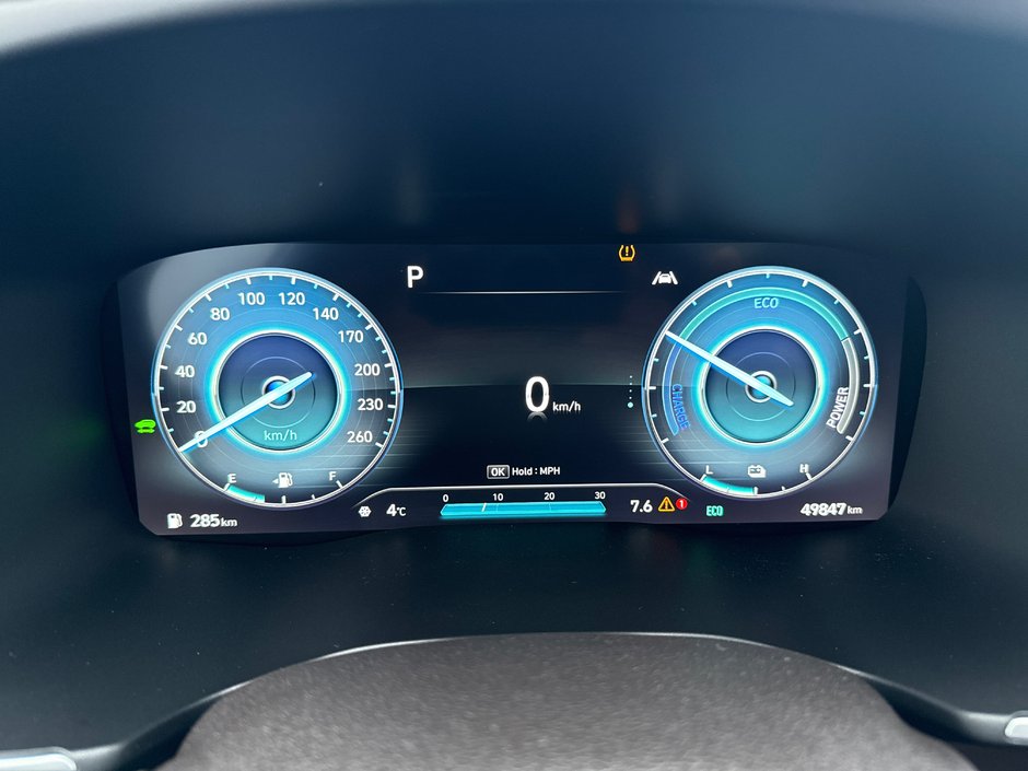 2022 Hyundai SANTA FE HYBRID LUXURY One Owner & Very Clean