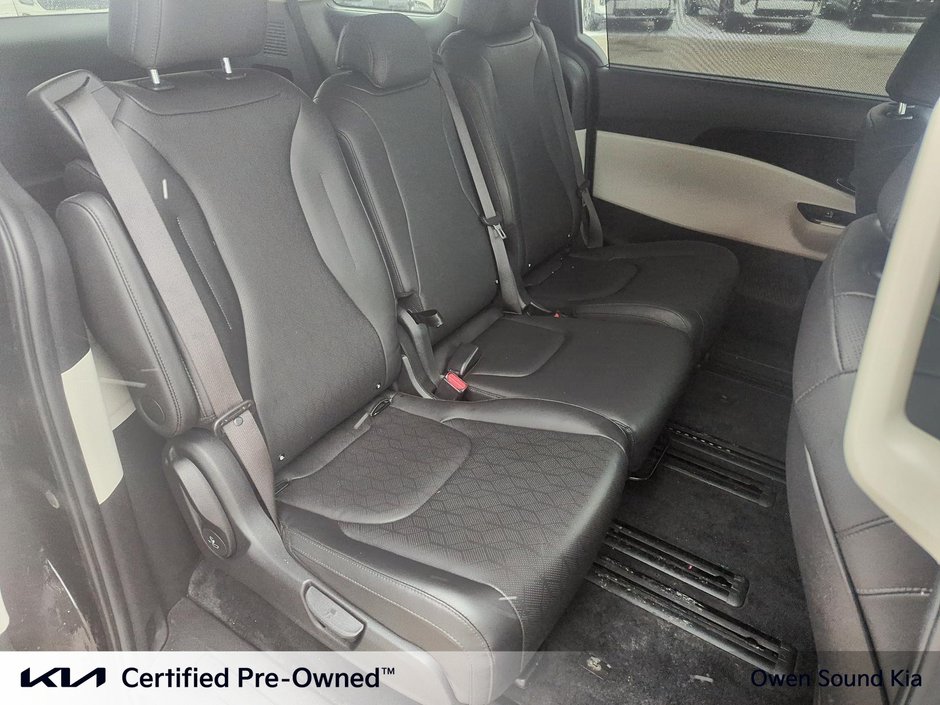 2024 Kia CARNIVAL EX One Owner