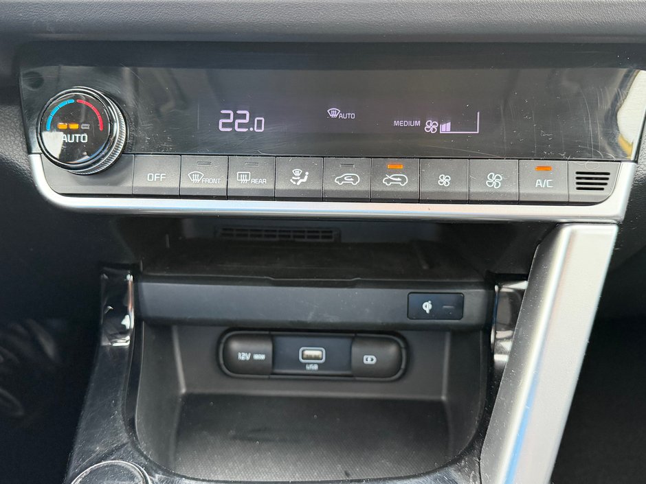2021 Kia Seltos SX Turbo One Owner, Local Trade