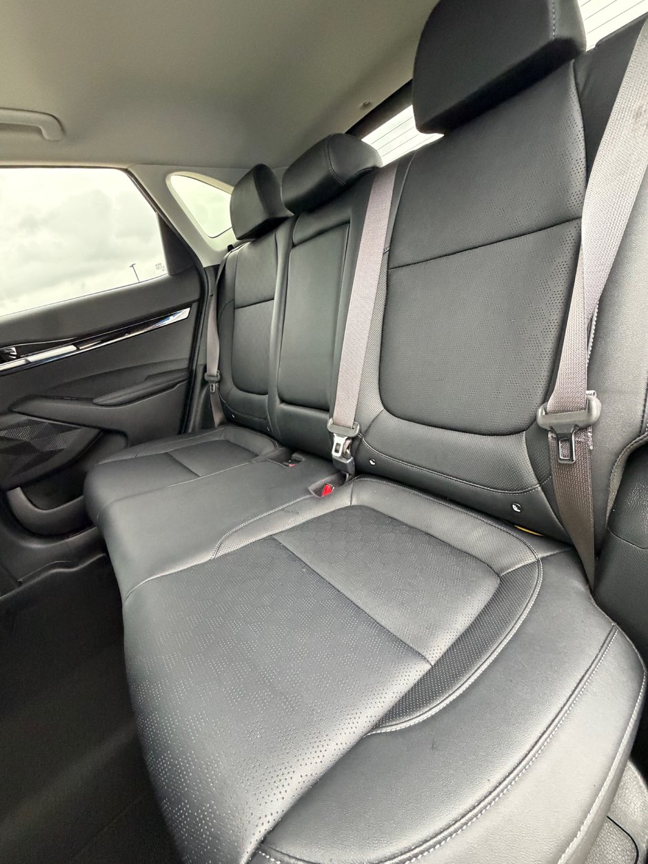 2021 Kia Seltos SX Turbo One Owner, Local Trade